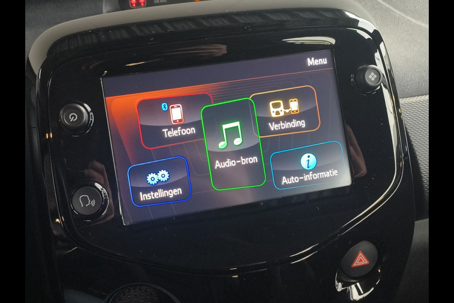 Citroën C1 1.0 VTi Apple/Android uit 2020 Rijklaar + 12 maanden Bovag-garantie Henk Jongen Auto's in Helmond,  al 50 jaar service zoals 't hoort!