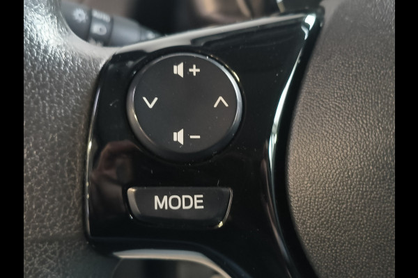 Citroën C1 1.0 VTi Apple/Android uit 2020 Rijklaar + 12 maanden Bovag-garantie Henk Jongen Auto's in Helmond,  al 50 jaar service zoals 't hoort!