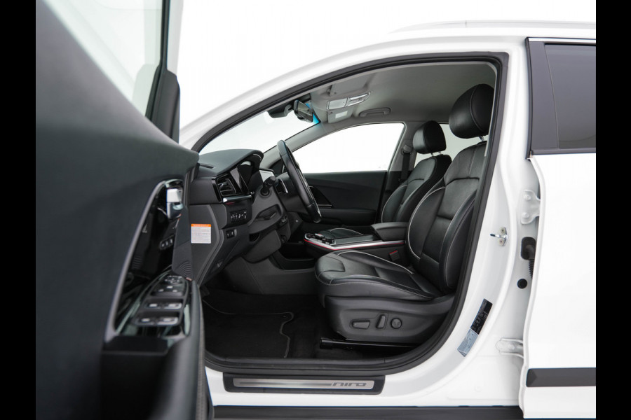 Kia e-Niro ExecutiveLine 64 kWh [ 3-Fase ] {SOH-100%} (INCL-BTW)  Aut.*HEATPUMP | LEATHER | FULL-LED | NAVI-FULLMAP | ADAPTIVE-CRUISE | CAMERA | MEMORY-PACK | LANE-ASSIST | KEYLESS | DIGI-COCKPIT | PRIVACYGLASS | SHIFTPADDLES | 17"ALU*