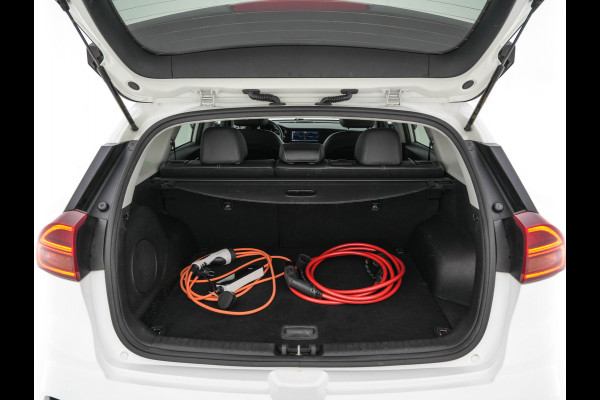 Kia e-Niro ExecutiveLine 64 kWh [ 3-Fase ] {SOH-100%} (INCL-BTW)  Aut.*HEATPUMP | LEATHER | FULL-LED | NAVI-FULLMAP | ADAPTIVE-CRUISE | CAMERA | MEMORY-PACK | LANE-ASSIST | KEYLESS | DIGI-COCKPIT | PRIVACYGLASS | SHIFTPADDLES | 17"ALU*