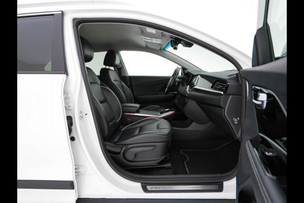 Kia e-Niro ExecutiveLine 64 kWh [ 3-Fase ] {SOH-100%} (INCL-BTW)  Aut.*HEATPUMP | LEATHER | FULL-LED | NAVI-FULLMAP | ADAPTIVE-CRUISE | CAMERA | MEMORY-PACK | LANE-ASSIST | KEYLESS | DIGI-COCKPIT | PRIVACYGLASS | SHIFTPADDLES | 17"ALU*