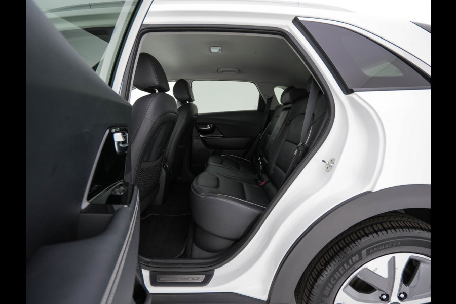 Kia e-Niro ExecutiveLine 64 kWh [ 3-Fase ] {SOH-100%} (INCL-BTW)  Aut.*HEATPUMP | LEATHER | FULL-LED | NAVI-FULLMAP | ADAPTIVE-CRUISE | CAMERA | MEMORY-PACK | LANE-ASSIST | KEYLESS | DIGI-COCKPIT | PRIVACYGLASS | SHIFTPADDLES | 17"ALU*