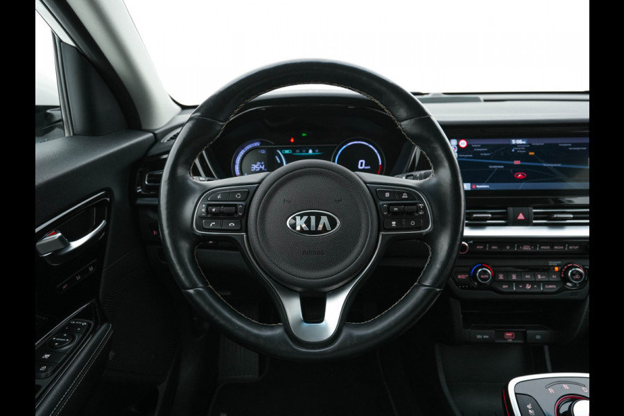 Kia e-Niro ExecutiveLine 64 kWh [ 3-Fase ] {SOH-100%} (INCL-BTW)  Aut.*HEATPUMP | LEATHER | FULL-LED | NAVI-FULLMAP | ADAPTIVE-CRUISE | CAMERA | MEMORY-PACK | LANE-ASSIST | KEYLESS | DIGI-COCKPIT | PRIVACYGLASS | SHIFTPADDLES | 17"ALU*