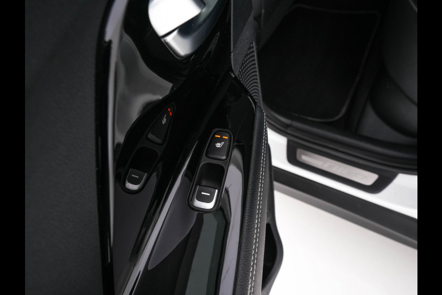 Kia e-Niro ExecutiveLine 64 kWh [ 3-Fase ] {SOH-100%} (INCL-BTW)  Aut.*HEATPUMP | LEATHER | FULL-LED | NAVI-FULLMAP | ADAPTIVE-CRUISE | CAMERA | MEMORY-PACK | LANE-ASSIST | KEYLESS | DIGI-COCKPIT | PRIVACYGLASS | SHIFTPADDLES | 17"ALU*