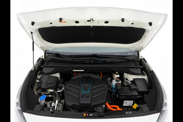 Kia e-Niro ExecutiveLine 64 kWh [ 3-Fase ] {SOH-100%} (INCL-BTW)  Aut.*HEATPUMP | LEATHER | FULL-LED | NAVI-FULLMAP | ADAPTIVE-CRUISE | CAMERA | MEMORY-PACK | LANE-ASSIST | KEYLESS | DIGI-COCKPIT | PRIVACYGLASS | SHIFTPADDLES | 17"ALU*