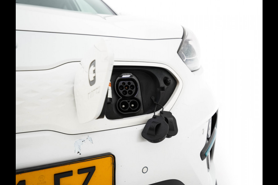 Kia e-Niro ExecutiveLine 64 kWh [ 3-Fase ] {SOH-100%} (INCL-BTW)  Aut.*HEATPUMP | LEATHER | FULL-LED | NAVI-FULLMAP | ADAPTIVE-CRUISE | CAMERA | MEMORY-PACK | LANE-ASSIST | KEYLESS | DIGI-COCKPIT | PRIVACYGLASS | SHIFTPADDLES | 17"ALU*