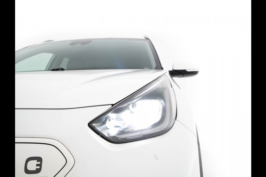 Kia e-Niro ExecutiveLine 64 kWh [ 3-Fase ] {SOH-100%} (INCL-BTW)  Aut.*HEATPUMP | LEATHER | FULL-LED | NAVI-FULLMAP | ADAPTIVE-CRUISE | CAMERA | MEMORY-PACK | LANE-ASSIST | KEYLESS | DIGI-COCKPIT | PRIVACYGLASS | SHIFTPADDLES | 17"ALU*