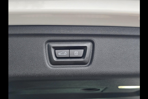 BMW 3 Serie Touring 330e M-Sport Panoramadak|Headup|Memorystoelen|Camera|Carplay|Cruise|Sfeerverlichting
