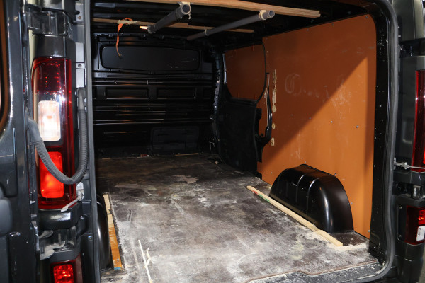 Renault Trafic 2.0 dCi 120pk L2 H1 Airco Navigatie