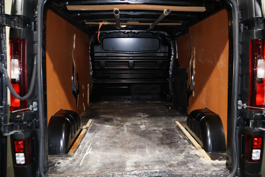 Renault Trafic 2.0 dCi 120pk L2 H1 Airco Navigatie