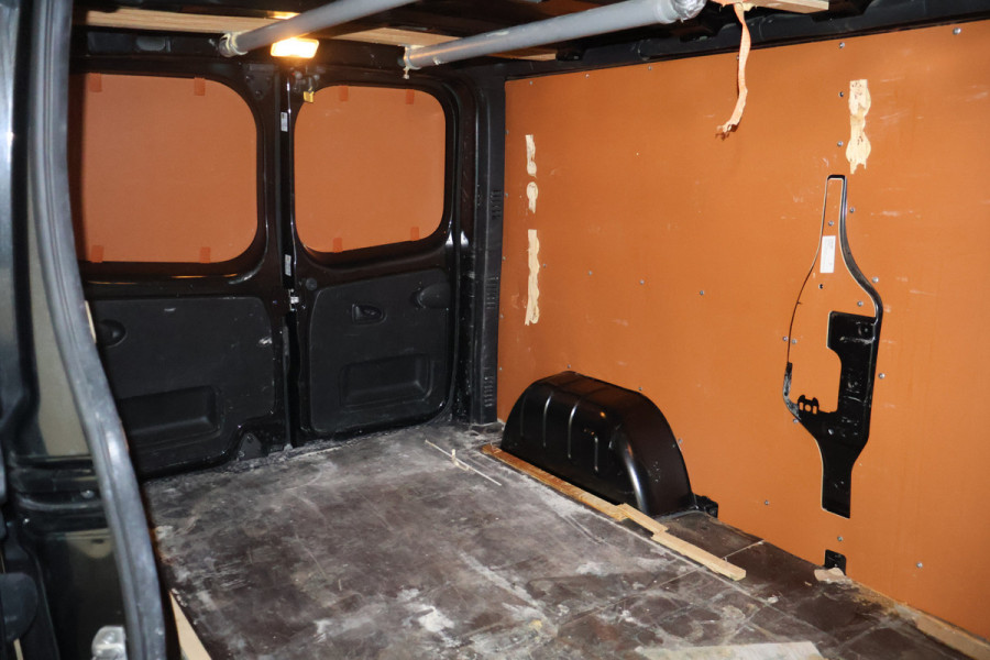 Renault Trafic 2.0 dCi 120pk L2 H1 Airco Navigatie