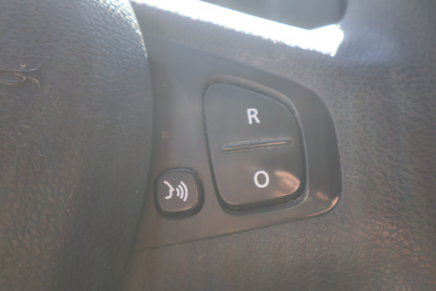 Renault Trafic 2.0 dCi 120pk L2 H1 Airco Navigatie