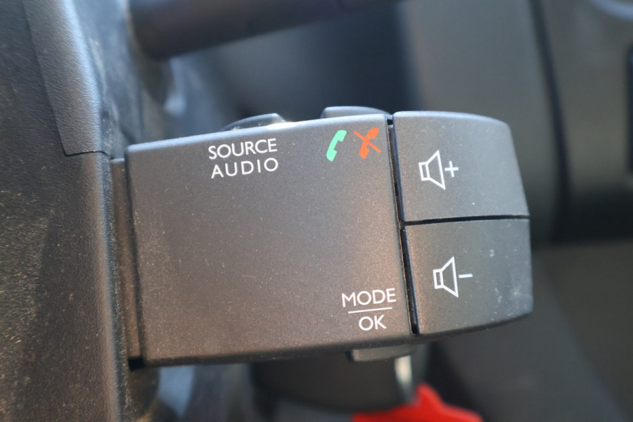 Renault Trafic 2.0 dCi 120pk L2 H1 Airco Navigatie