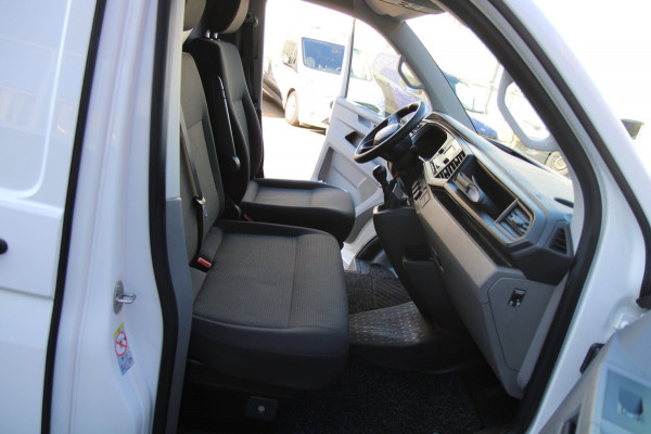 Volkswagen Transporter 2.0 TDI L1H1 / Imperiaal / Trekhaak / Sidebars / 3 zits