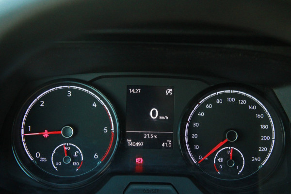 Volkswagen Transporter 2.0 TDI L1H1 / Imperiaal / Trekhaak / Sidebars / 3 zits
