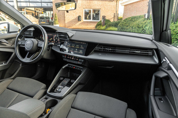Audi A3 Sportback Business Edition 110 PK Aut. Pano Bang en Olufsen Black Optic Trekhaak 17''
