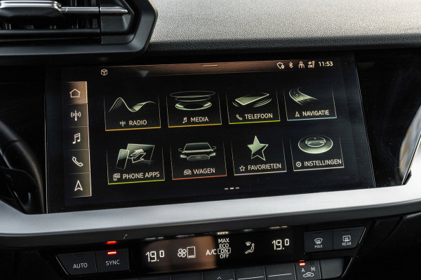 Audi A3 Sportback Business Edition 110 PK Aut. Pano Bang en Olufsen Black Optic Trekhaak 17''