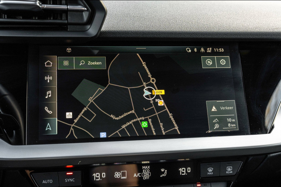 Audi A3 Sportback Business Edition 110 PK Aut. Pano Bang en Olufsen Black Optic Trekhaak 17''