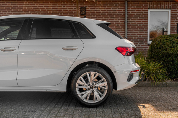 Audi A3 Sportback Business Edition 110 PK Aut. Pano Bang en Olufsen Black Optic Trekhaak 17''