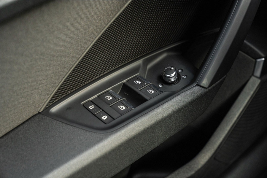 Audi A3 Sportback Business Edition 110 PK Aut. Pano Bang en Olufsen Black Optic Trekhaak 17''