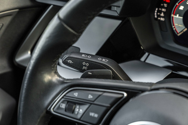 Audi A3 Sportback Business Edition 110 PK Aut. Pano Bang en Olufsen Black Optic Trekhaak 17''