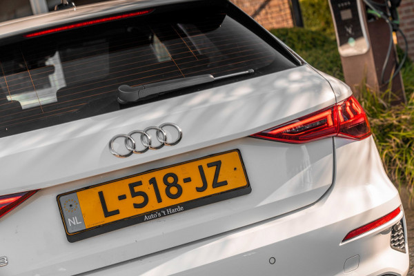 Audi A3 Sportback Business Edition 110 PK Aut. Pano Bang en Olufsen Black Optic Trekhaak 17''