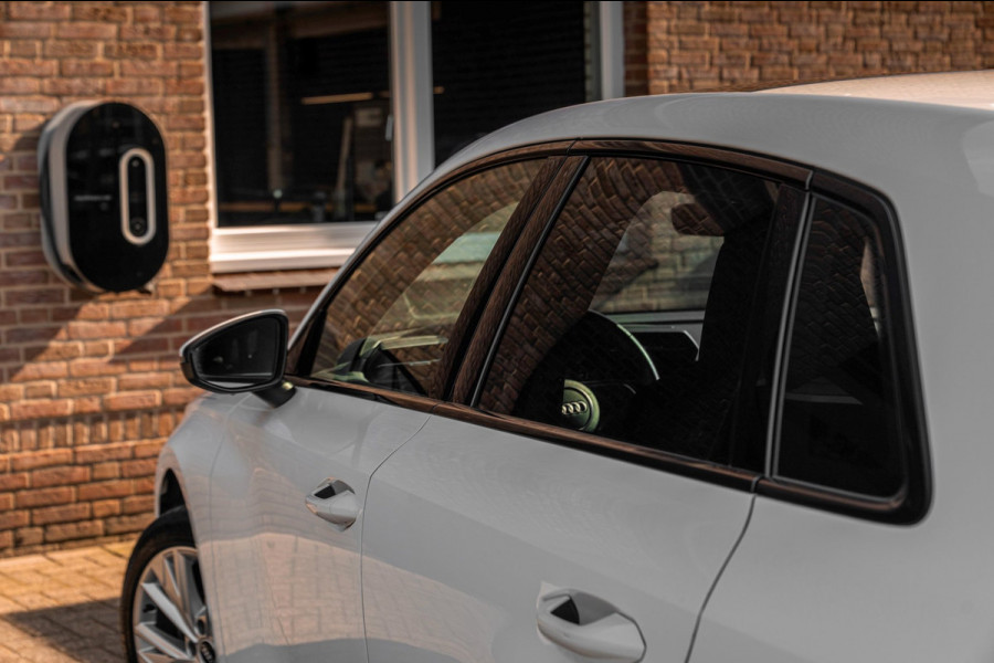 Audi A3 Sportback Business Edition 110 PK Aut. Pano Bang en Olufsen Black Optic Trekhaak 17''