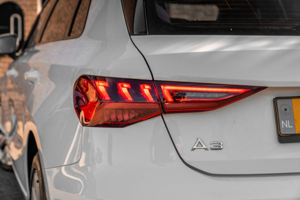 Audi A3 Sportback Business Edition 110 PK Aut. Pano Bang en Olufsen Black Optic Trekhaak 17''