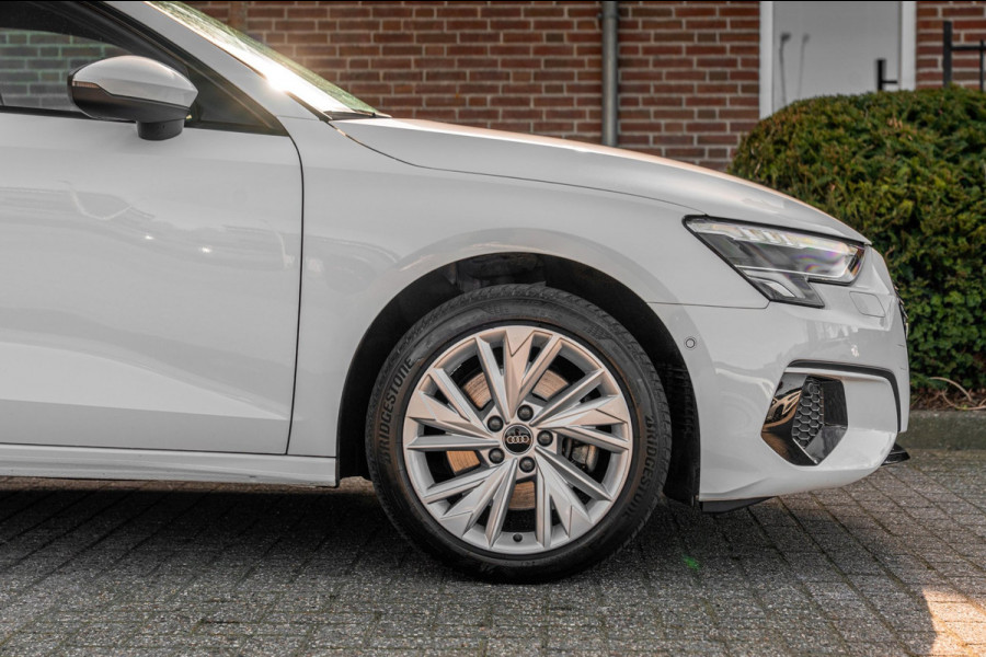 Audi A3 Sportback Business Edition 110 PK Aut. Pano Bang en Olufsen Black Optic Trekhaak 17''