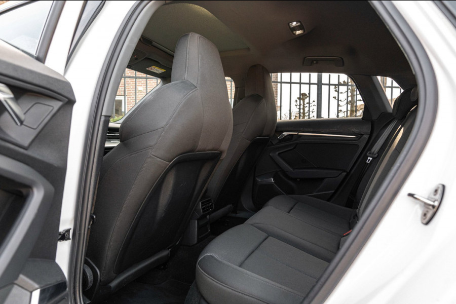 Audi A3 Sportback Business Edition 110 PK Aut. Pano Bang en Olufsen Black Optic Trekhaak 17''