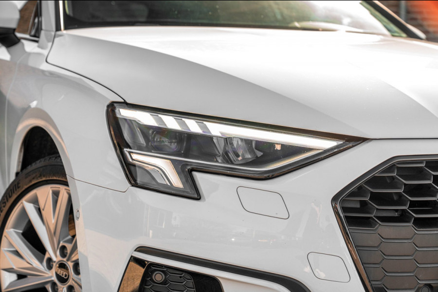 Audi A3 Sportback Business Edition 110 PK Aut. Pano Bang en Olufsen Black Optic Trekhaak 17''