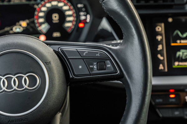 Audi A3 Sportback Business Edition 110 PK Aut. Pano Bang en Olufsen Black Optic Trekhaak 17''