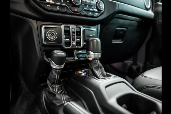 Jeep Wrangler 2.2D Sahara | Grijs Kenteken | Stoel en stuurverwarming | Custom Corse Edition |  Trekhaak | Alpine Sound |