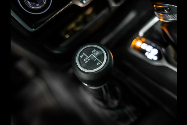 Jeep Wrangler 2.2D Sahara | Grijs Kenteken | Stoel en stuurverwarming | Custom Corse Edition |  Trekhaak | Alpine Sound |