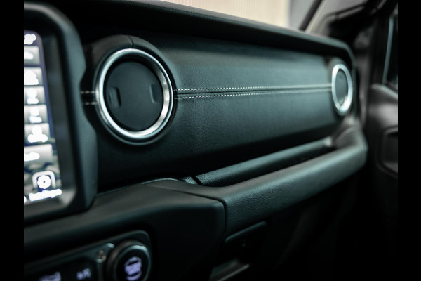 Jeep Wrangler 2.2D Sahara | Grijs Kenteken | Stoel en stuurverwarming | Custom Corse Edition |  Trekhaak | Alpine Sound |