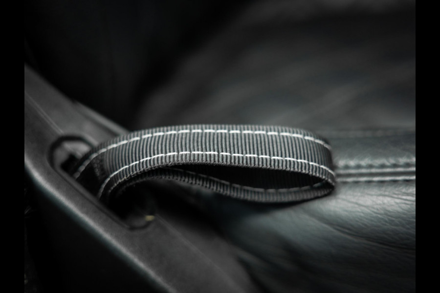 Jeep Wrangler 2.2D Sahara | Grijs Kenteken | Stoel en stuurverwarming | Custom Corse Edition |  Trekhaak | Alpine Sound |