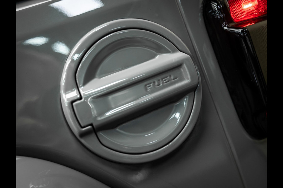 Jeep Wrangler 2.2D Sahara | Grijs Kenteken | Stoel en stuurverwarming | Custom Corse Edition |  Trekhaak | Alpine Sound |