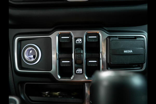 Jeep Wrangler 2.2D Sahara | Grijs Kenteken | Stoel en stuurverwarming | Custom Corse Edition |  Trekhaak | Alpine Sound |