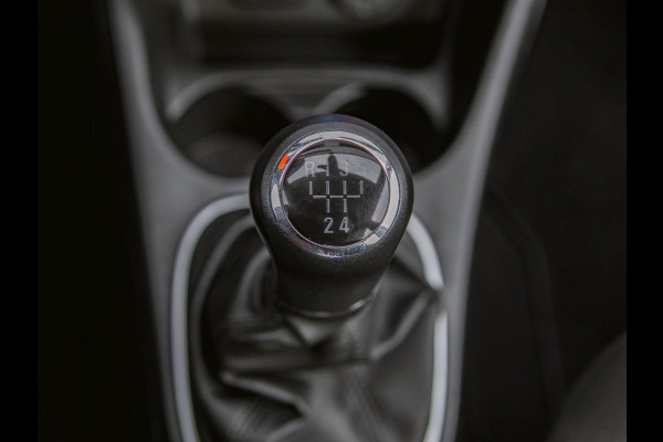 Opel Corsa 1.4 120 Jaar Edition Airco|Camera|Clima|Cruise|LMV