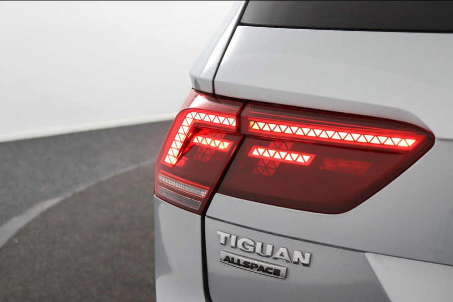 Volkswagen Tiguan Allspace 1.5 TSI R-LINE*AUTOM*PANO*NAVI*HAAK*CAM*CARPLAY