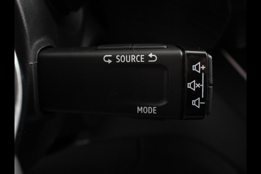 Renault Trafic 2.0 Blue dC1 150PK T29 L2H1 Extra Dubbele Cabine Navigatie Airco Lichtmetalen velgen Betimmering Trekhaak Camera Parkeer sensoren Dab