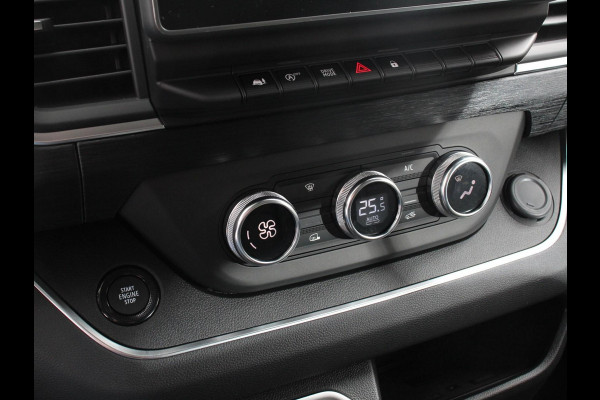 Renault Trafic 2.0 Blue dC1 150PK T29 L2H1 Extra Dubbele Cabine Navigatie Airco Lichtmetalen velgen Betimmering Trekhaak Camera Parkeer sensoren Dab