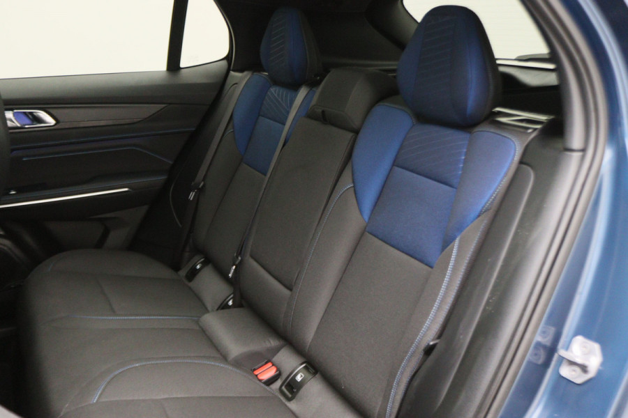 Lynk & Co 01 1.5 Two-Tone, 360° Camera, Panoramadak, Zwarte hemel, ACC, Keyless, PDC, LED, 20''