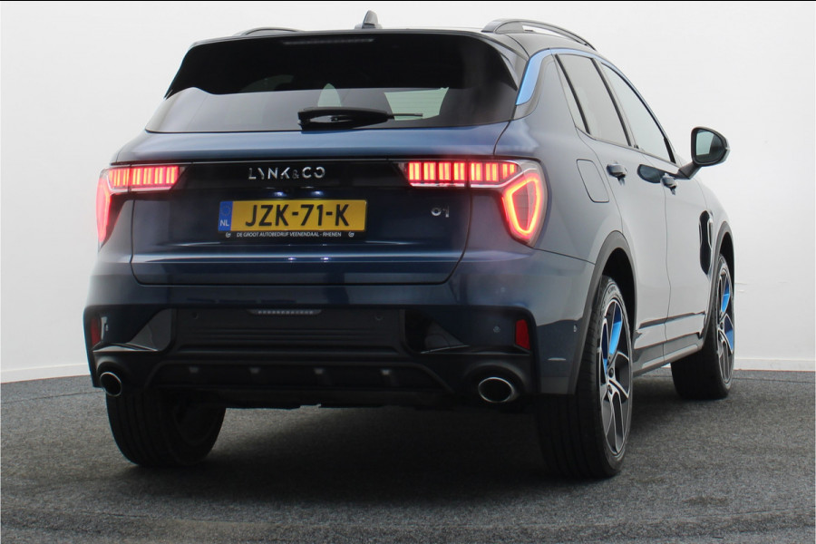 Lynk & Co 01 1.5 Two-Tone, 360° Camera, Panoramadak, Zwarte hemel, ACC, Keyless, PDC, LED, 20''