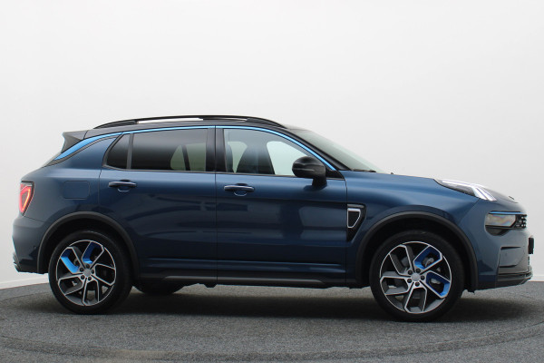 Lynk & Co 01 1.5 Two-Tone, 360° Camera, Panoramadak, Zwarte hemel, ACC, Keyless, PDC, LED, 20''