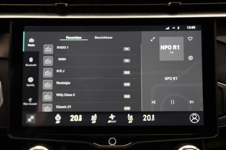 Lynk & Co 01 1.5 Two-Tone, 360° Camera, Panoramadak, Zwarte hemel, ACC, Keyless, PDC, LED, 20''