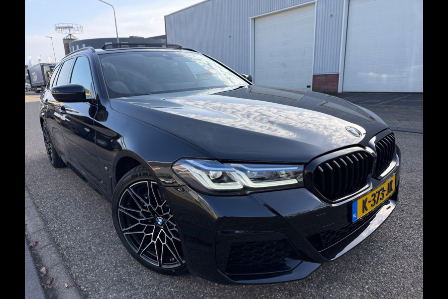 BMW 5 Serie Touring 530i HYBRID 2021 HIGH-EXE M-EDITION PANO LEDER NAP LUXE