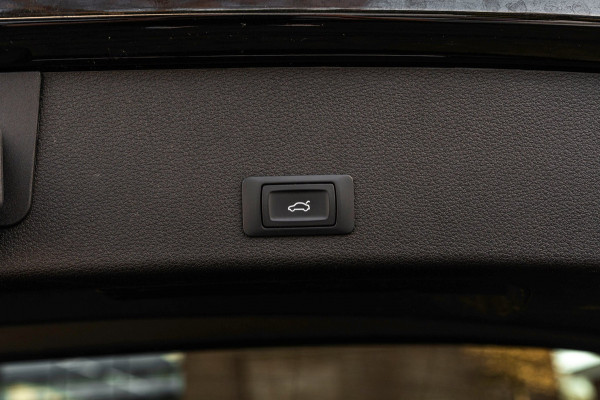 Audi e-tron 50 Quattro Launch Black Edition S-Line Adaptive Pano Luchtvering 22''