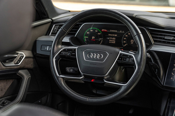 Audi e-tron 50 Quattro Launch Black Edition S-Line Adaptive Pano Luchtvering 22''