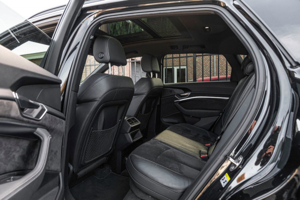 Audi e-tron 50 Quattro Launch Black Edition S-Line Adaptive Pano Luchtvering 22''